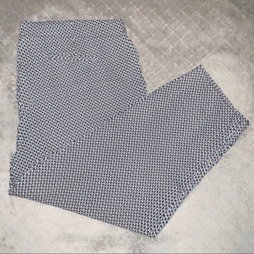Lila Rose Pull On Capri Pants